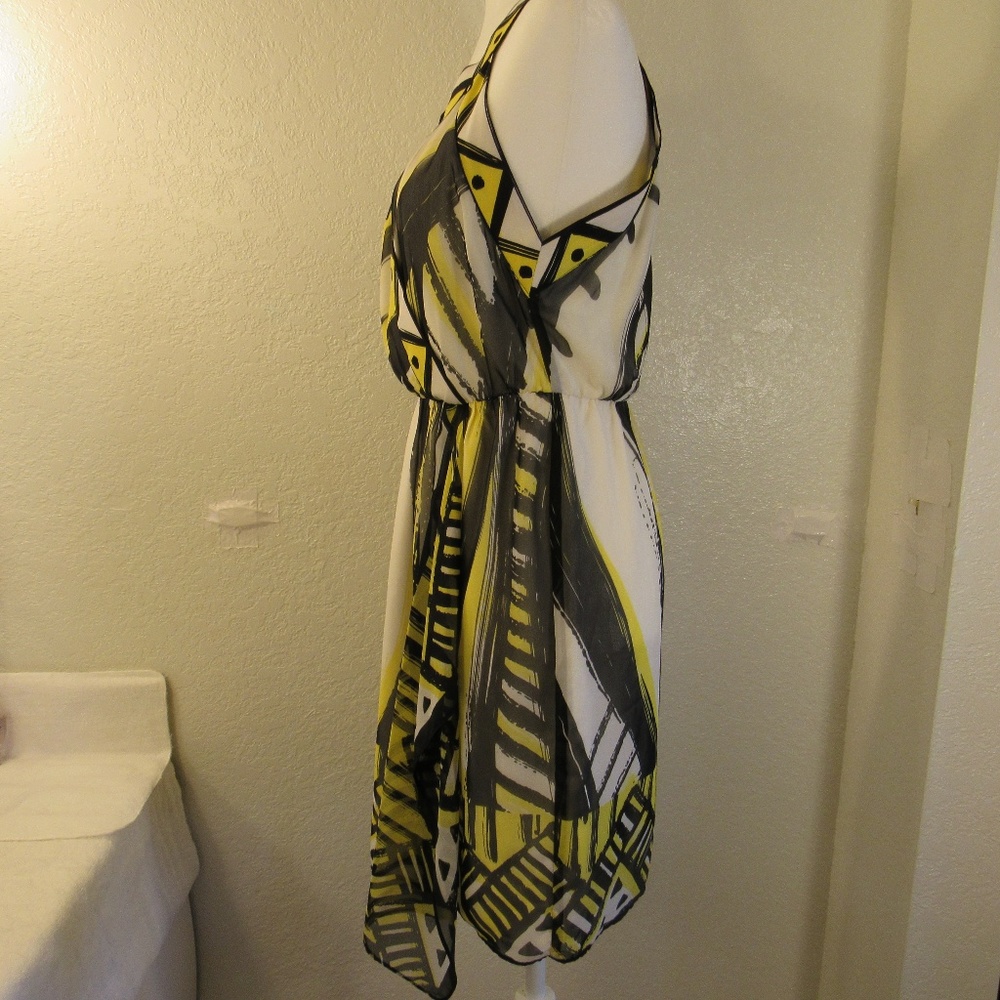 NY & Co Geometric Sleeveless Wrap Dress Yellow - Picture 3 of 6